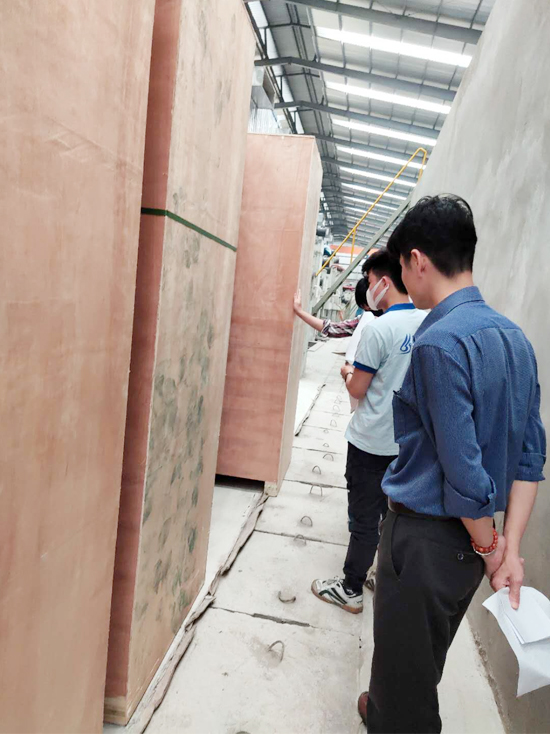 越南发达纸业10万吨造纸项目自动化系统发货前的包装检查