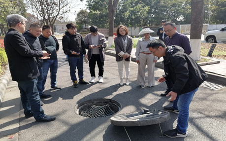 绵阳市主管部门对葡的京集团350vip8888有限公司的智慧井盖项目实用性进行调研